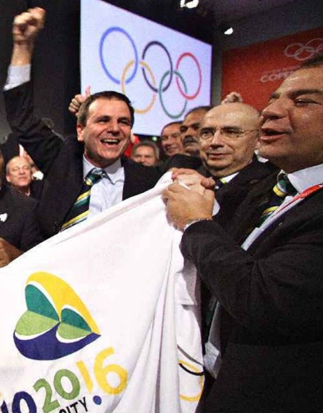 The Mayor of Rio Eduardo Paes and the Governor of the state Rio de Janeiro Sérgio Cabral celebrate the achievement of Rio to host the Olympics